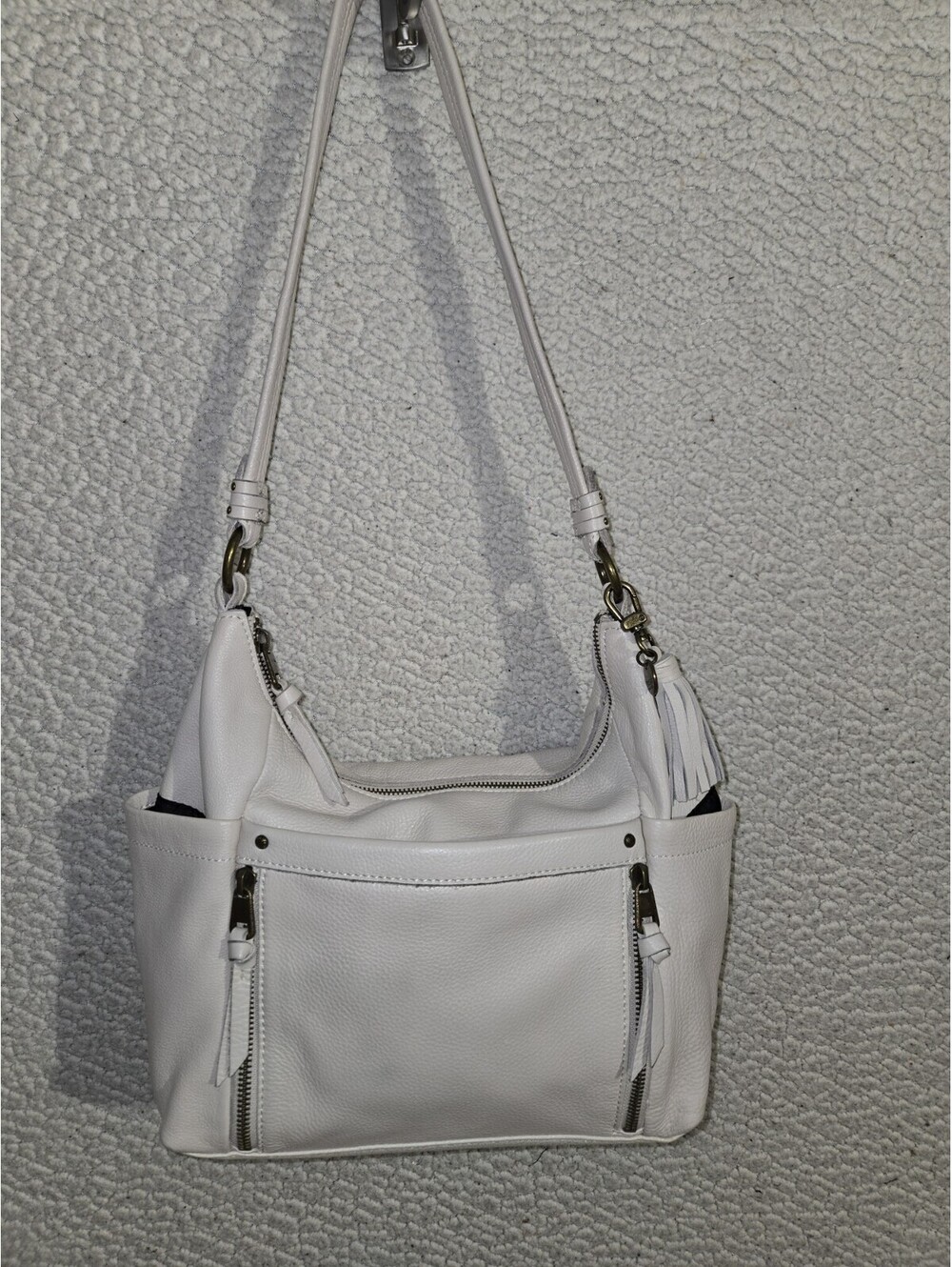 The Sak Collective Pebbled Leather Shoulder Bag 7 X 10 X 4 Ivory Zip Closure...